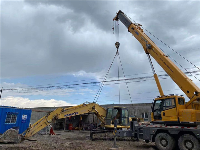 乌恰县25吨吊车的工作半径是多少？